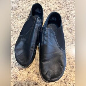 Size 9 Capezio jazz shoe